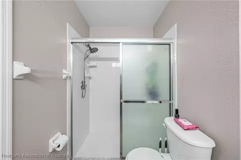 Bath - 3309 Golfview Rd, Sebring, FL 33875 photo 2 of 3