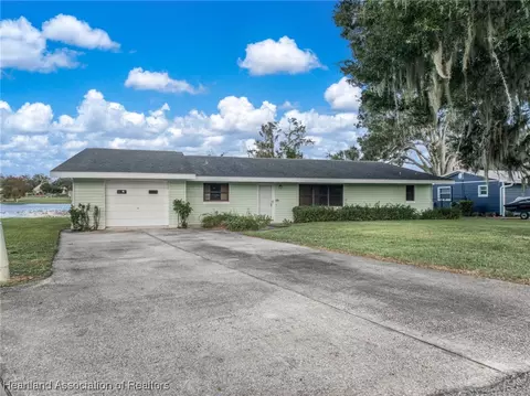 6 Chickasaw St, Lake Placid, FL 33852