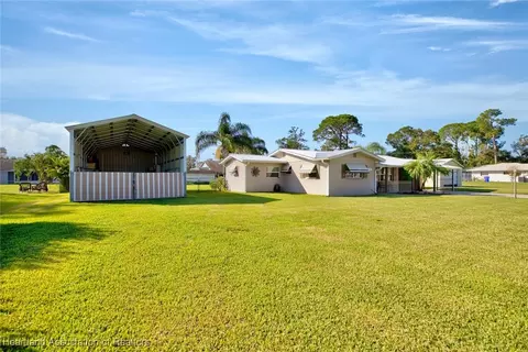 312 Eagle Ave, Sebring, FL 33870 photo 3