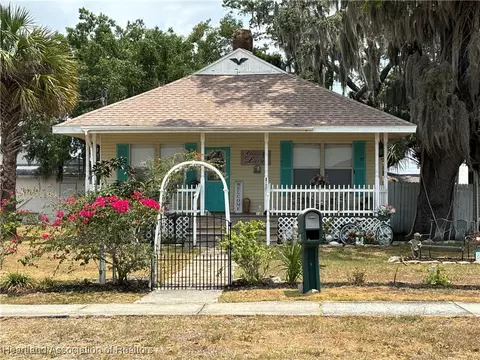 2274 Lakeview Dr, Sebring, FL 33870