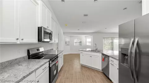 Kitchen - 3026 Marlin Dr, Sebring, FL 33870 photo 3 of 5
