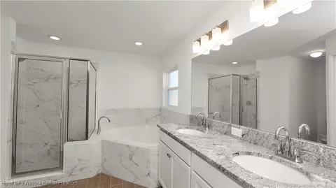 Bath - 3026 Marlin Dr, Sebring, FL 33870 photo 2 of 4