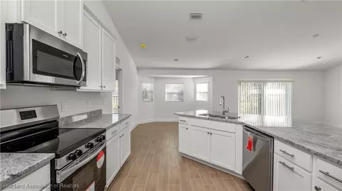 Kitchen - 3026 Marlin Dr, Sebring, FL 33870 photo 2 of 5