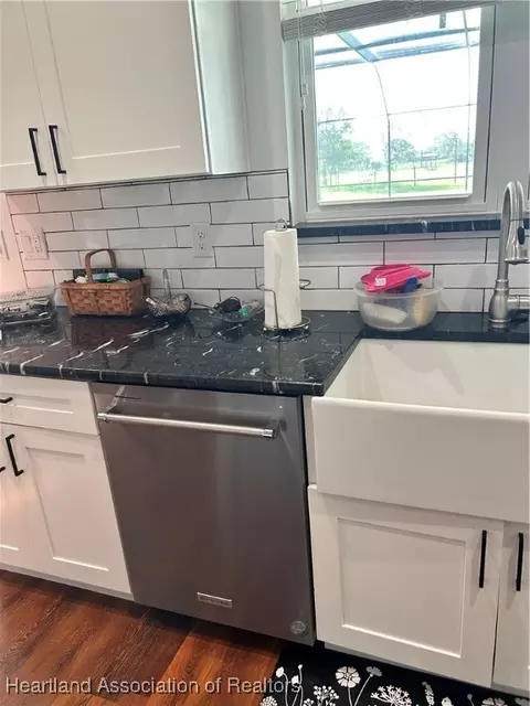 Kitchen - 1330 Painter Rd, Wauchula, FL 33873 photo 3 of 5