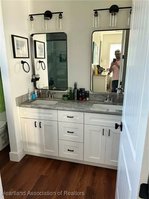 Bath - 1330 Painter Rd, Wauchula, FL 33873 photo 1 of 2