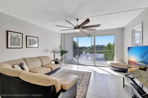 Living - 3100 N Course Ln, Pompano Beach, FL 33069 photo 2 of 3
