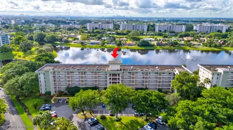 View/Area - 3100 N Course Ln, Pompano Beach, FL 33069 photo 7 of 9