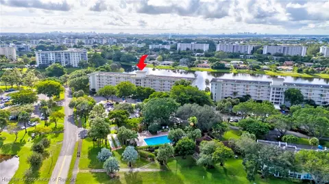 View/Area - 3100 N Course Ln, Pompano Beach, FL 33069 photo 3 of 9