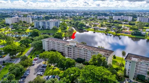 View/Area - 3100 N Course Ln, Pompano Beach, FL 33069 photo 8 of 9