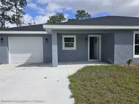 6953 Dickinson Dr, Sebring, FL 33872 photo 2