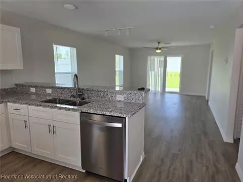 6953 Dickinson Dr, Sebring, FL 33872 photo 11