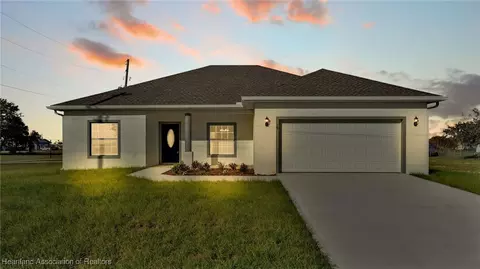 19 N Irvington Rd, Avon Park, FL 33825