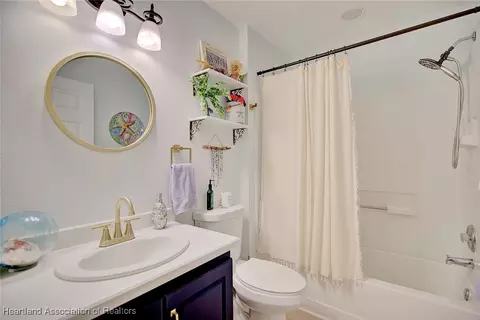 Bath - 4101 Leaf Rd, Sebring, FL 33875 photo 3 of 3
