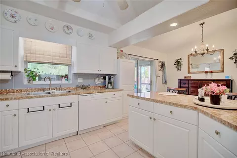 Kitchen - 4101 Leaf Rd, Sebring, FL 33875 photo 3 of 5