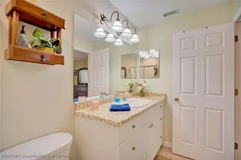 Bath - 4101 Leaf Rd, Sebring, FL 33875 photo 2 of 3