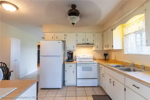 8801 Castile Rd, Sebring, FL 33876 photo 6