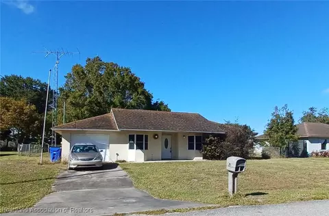 661 Garfield Ave NE, Lake Placid, FL 33852