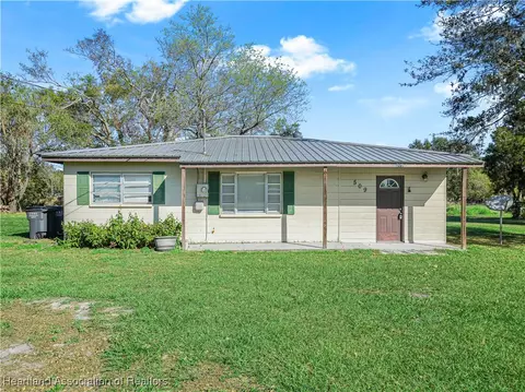 509 E Jones St, Bowling Green, FL 33834