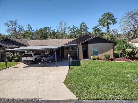 38 Jasmine St, Lake Placid, FL 33852