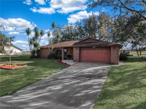 Exterior - 100 Tortoise Rd, Sebring, FL 33876 photo 3 of 12