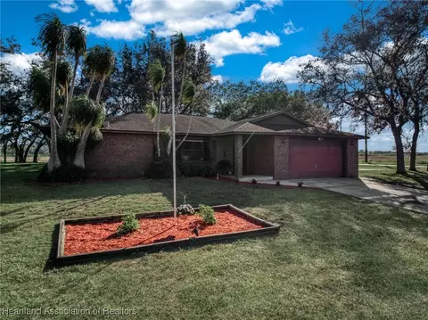 Exterior - 100 Tortoise Rd, Sebring, FL 33876 photo 4 of 12