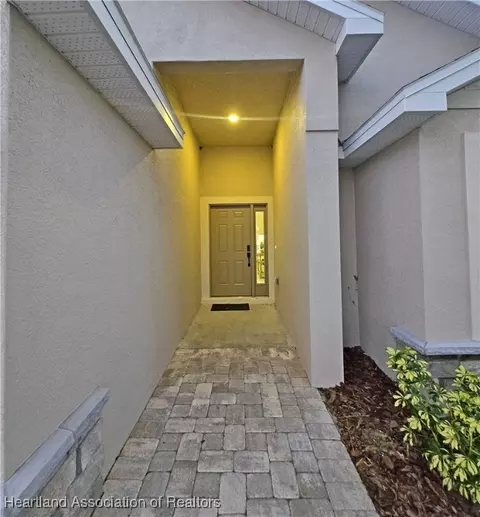 6837 Heavitree Dr, Sebring, FL 33876 photo 4