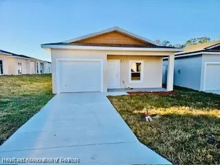 802 Vizcaya Ct, Sebring, FL 33870