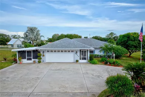 4224 Lakewood Rd, Sebring, FL 33875