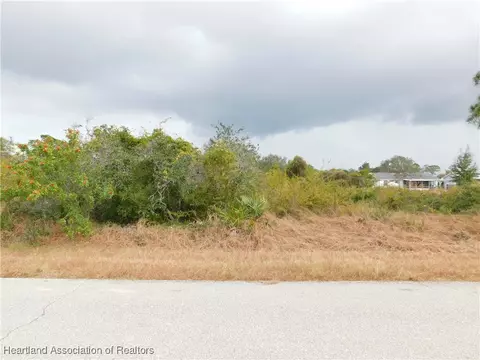1503 Chatsworth St, Lake Placid, FL 33852