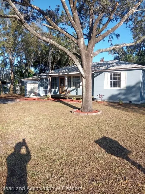 1416 Crescent Dr, Sebring, FL 33870 photo 2
