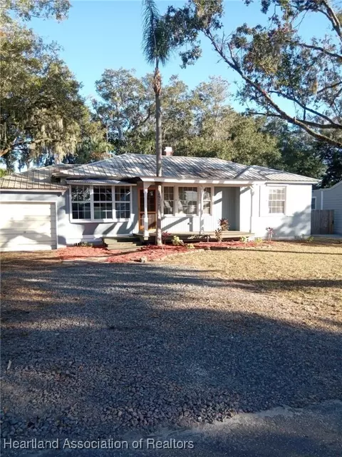 1416 Crescent Dr, Sebring, FL 33870