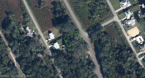 1020 Wildflower St, Lake Placid, FL 33852