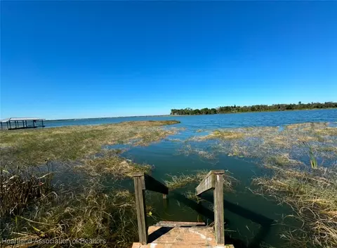 131 S Bear Pointe Dr, Lake Placid, FL 33852