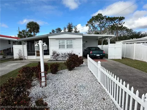 2349 Georgia St, Sebring, FL 33870