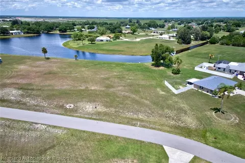 300 Arrowhead Dr, Sebring, FL 33876 photo 3
