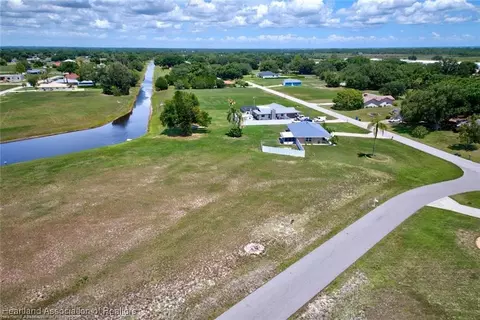 300 Arrowhead Dr, Sebring, FL 33876 photo 8