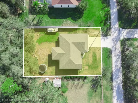 2215 Pleasant Dr, Sebring, FL 33875 photo 2