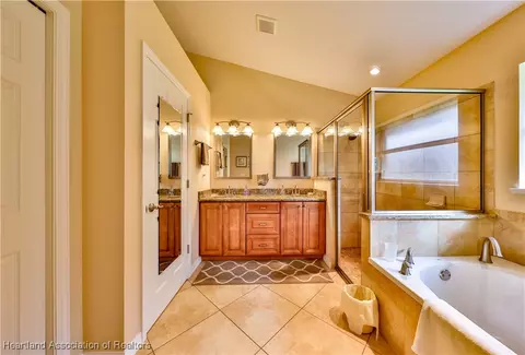 Bath - 108 Cardinal Rd, Sebring, FL 33876 photo 1 of 3