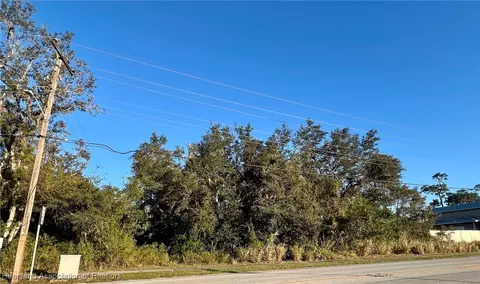 1386 Memorial Dr, Avon Park, FL 33825