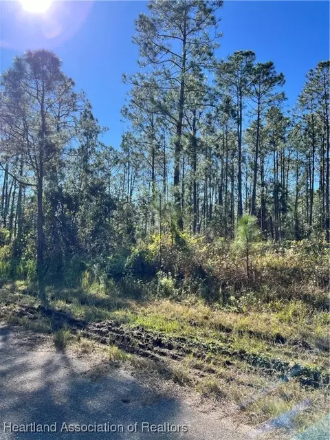 8865 Oviedo St, Sebring, FL 33872