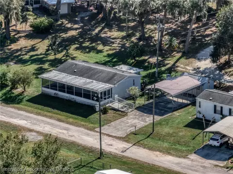 7847 King James Dr, Sebring, FL 33876 photo 2