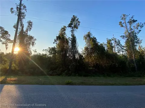 240 Highlands Lake Dr, Lake Placid, FL 33852