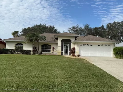 3305 Country Lake Dr, Sebring, FL 33876