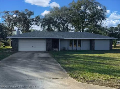 401 Mathes St, Sebring, FL 33875