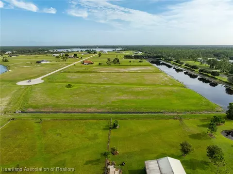 2000 Overlook Bay Dr, Sebring, FL 33875 photo 14