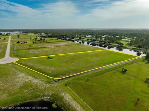2000 Overlook Bay Dr, Sebring, FL 33875 photo 2