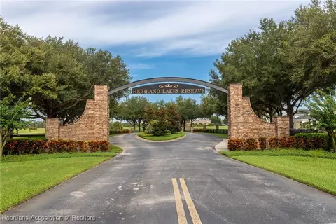 2000 Overlook Bay Dr, Sebring, FL 33875