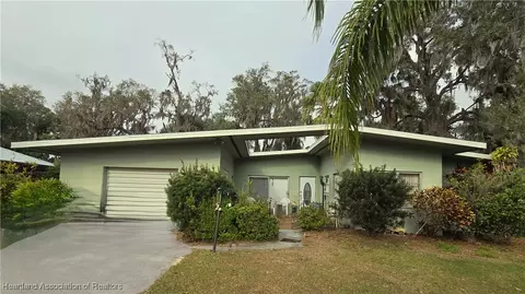 2458 S Lake Letta Dr, Avon Park, FL 33825