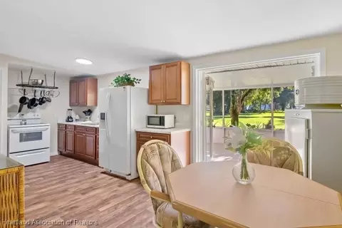 Kitchen - 3124 Hicks Rd, Lorida, FL 33857 photo 5 of 6