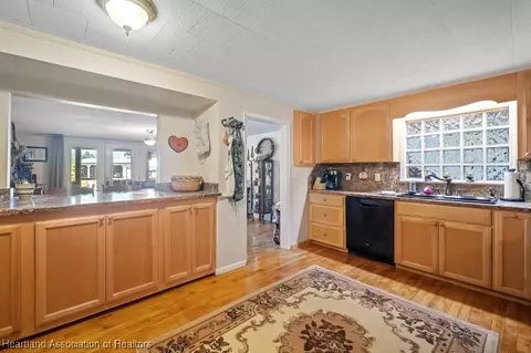 Kitchen - 3124 Hicks Rd, Lorida, FL 33857 photo 4 of 6